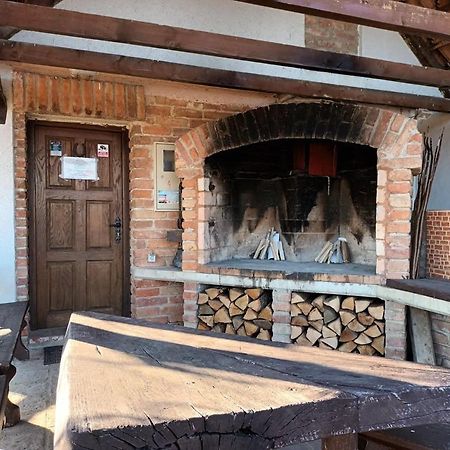 Robinson Vila Kitokret Kutjevo Buitenkant foto