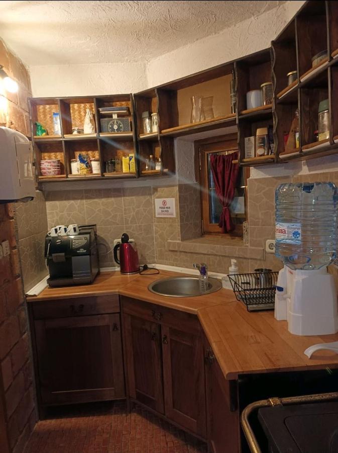 Robinson Vila Kitokret Kutjevo Buitenkant foto