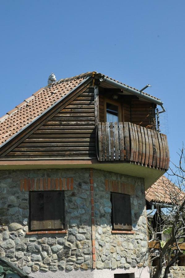 Robinson Vila Kitokret Kutjevo Buitenkant foto