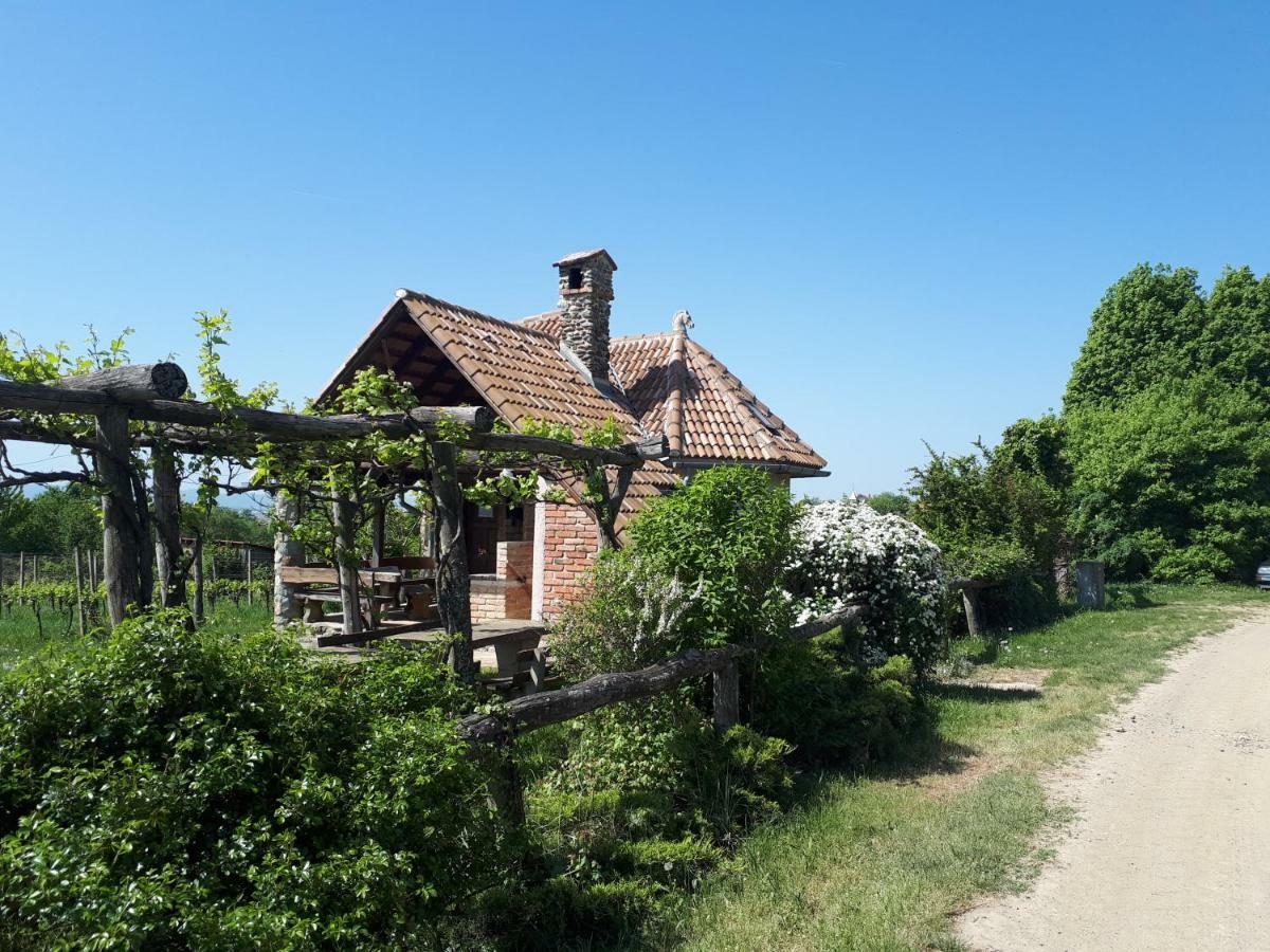 Robinson Vila Kitokret Kutjevo Buitenkant foto